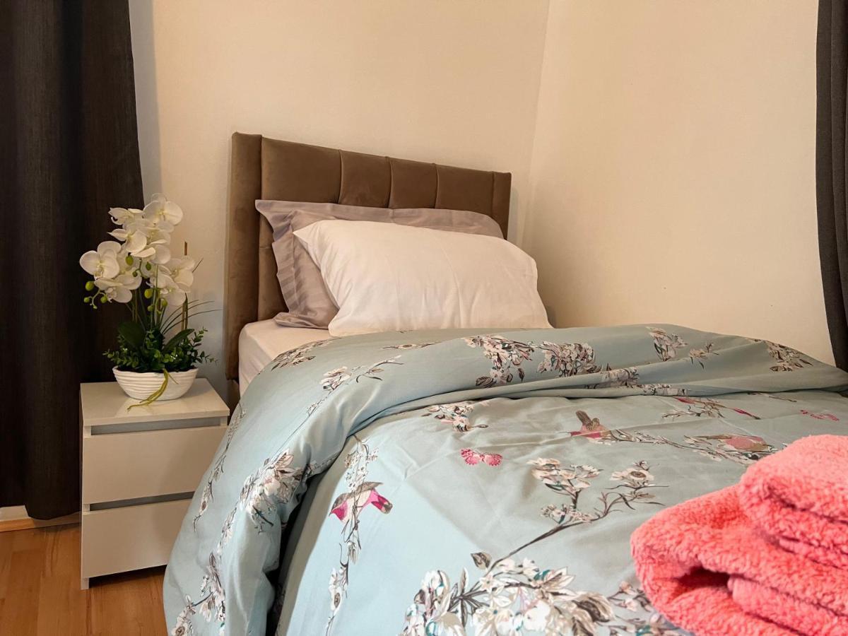 Park View Serviced Apartment - Next To Northolt Tube Station - Near Central London & Wembley Exteriör bild